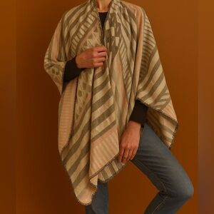Alexa Rose Gray Pink Boho Cape Poncho Blanket Scarf Size Os